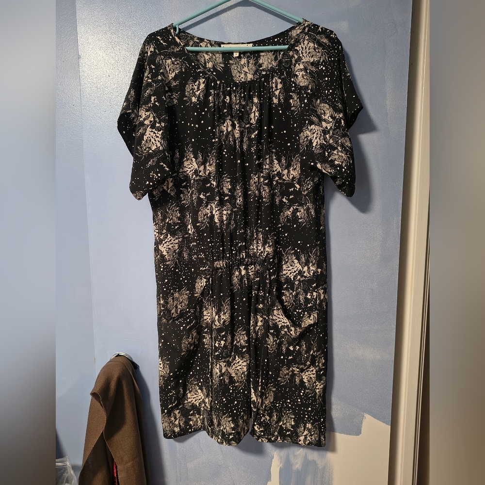 Les Fees De Bengali 100% Silk Black And White Print Pullover Shift Dress L
